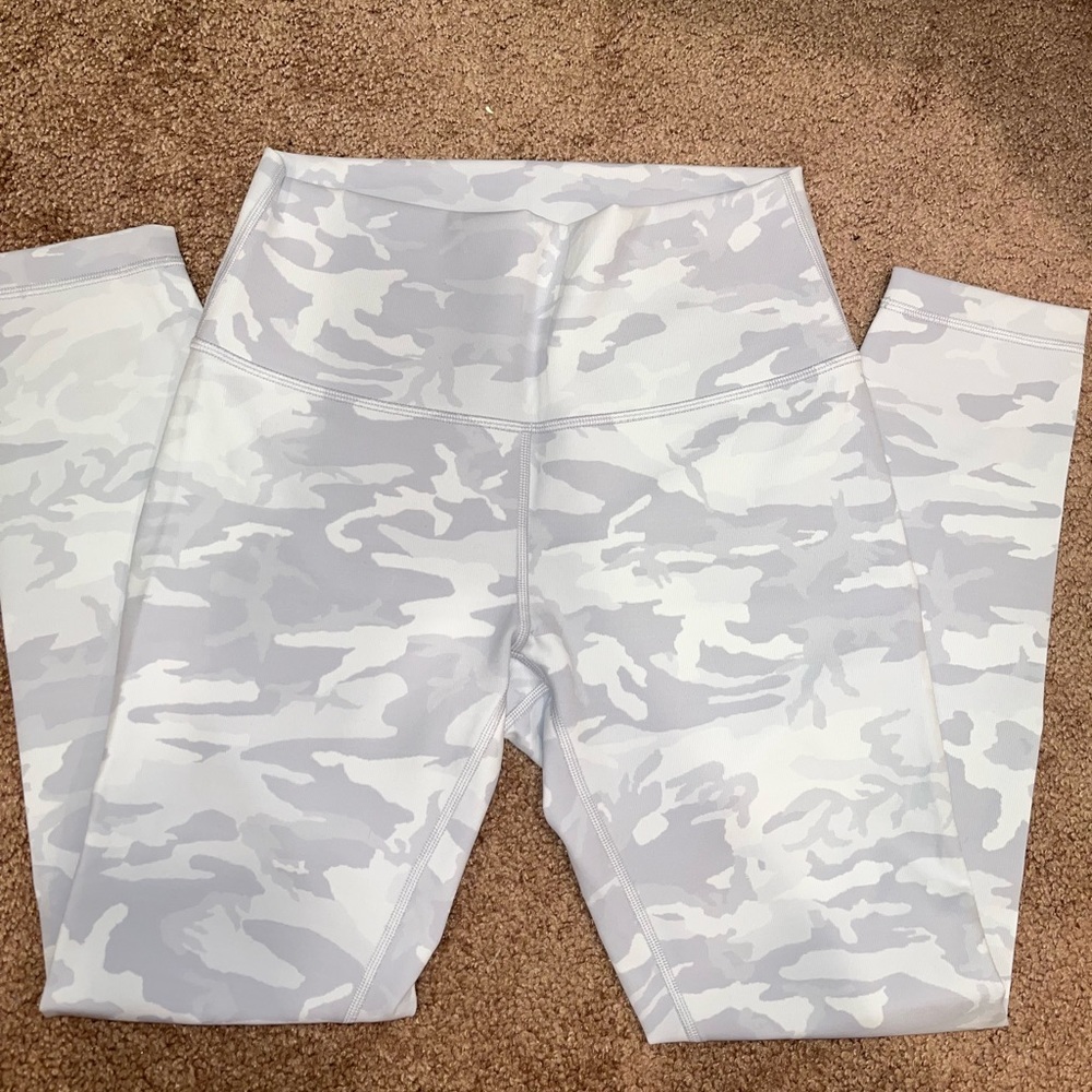 NWT WHITE CAMO LULU